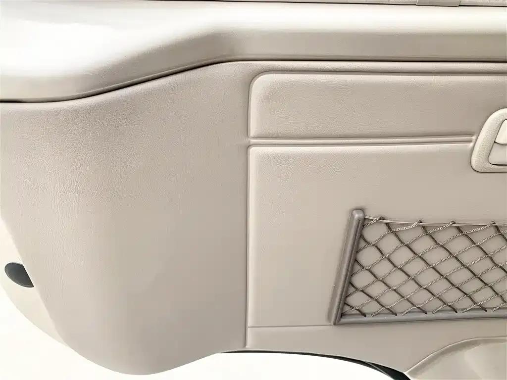 2015 Toyota Coaster 4.0L Manual — миниатюра 11