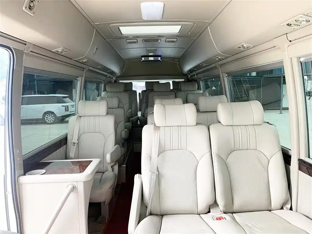 2015 Toyota Coaster 4.0L Manual — миниатюра 13