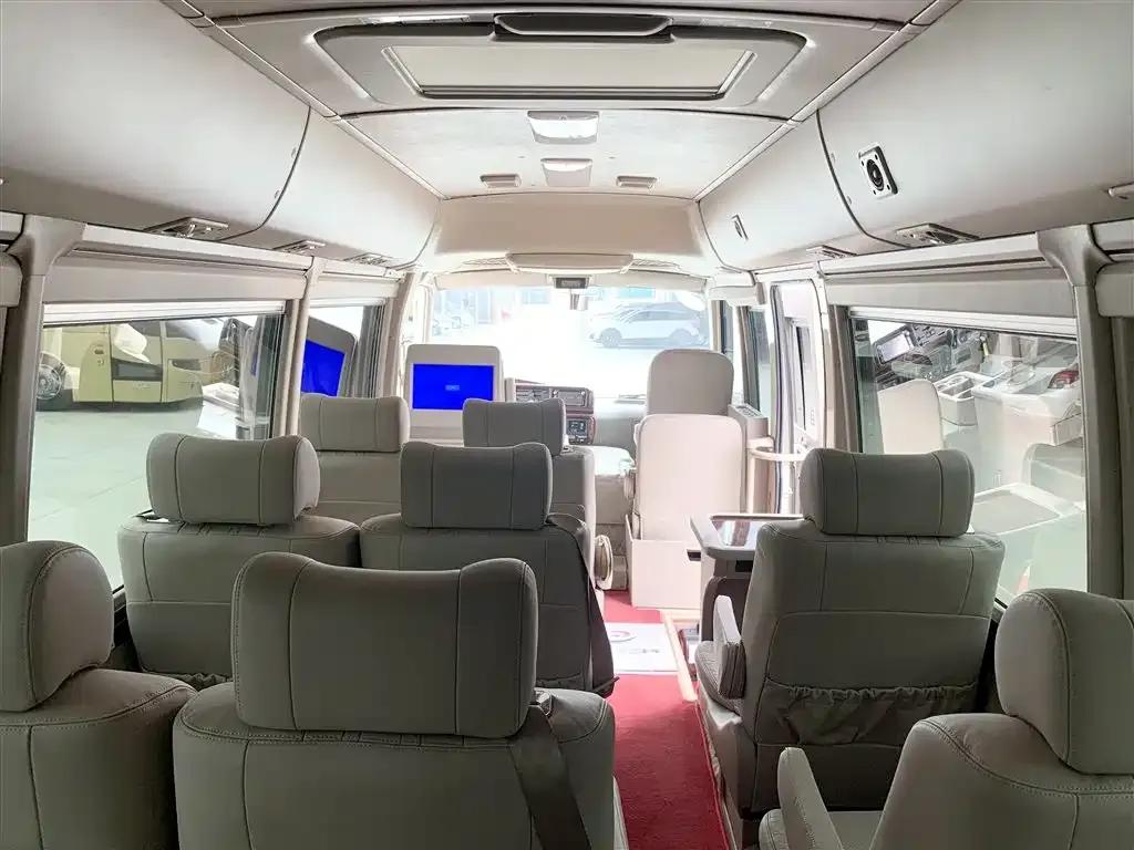 2015 Toyota Coaster 4.0L Manual — миниатюра 14