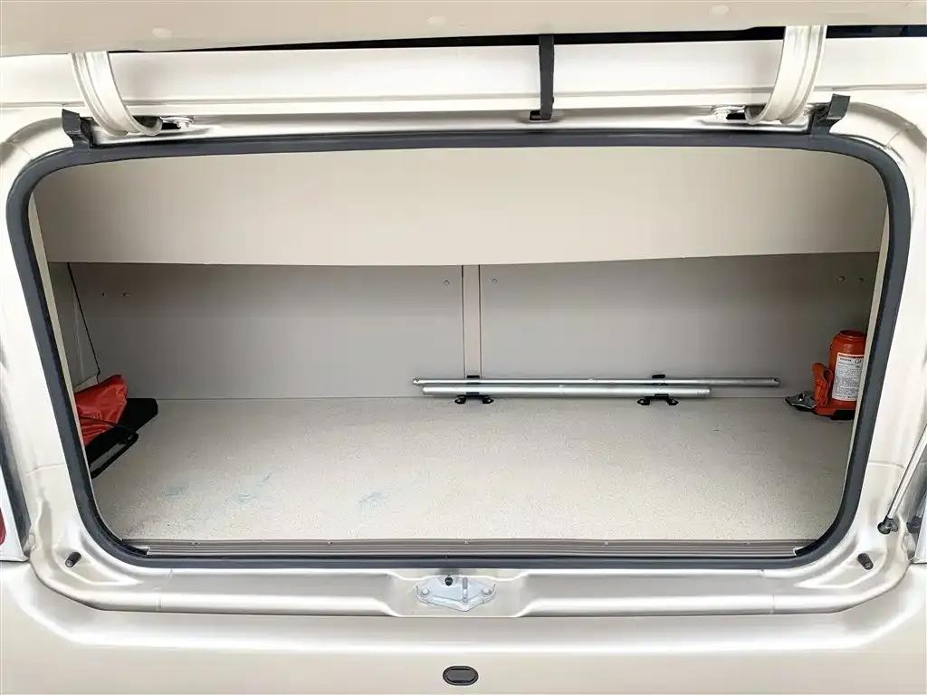 2015 Toyota Coaster 4.0L Manual — миниатюра 21