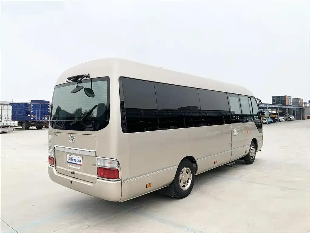 2015 Toyota Coaster 4.0L Manual — миниатюра 24
