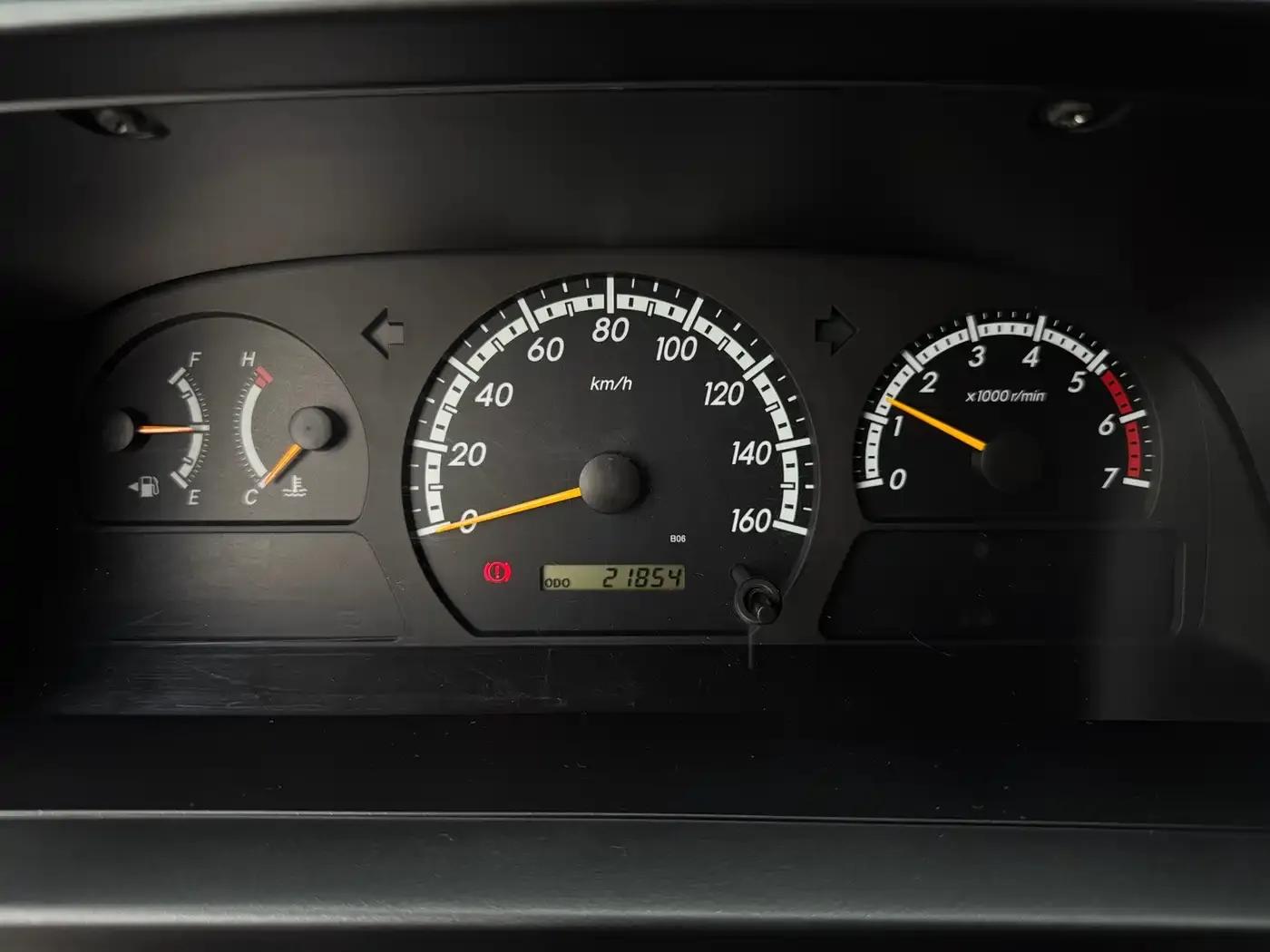 2017 Toyota Coaster 4.0L Manual — миниатюра 26
