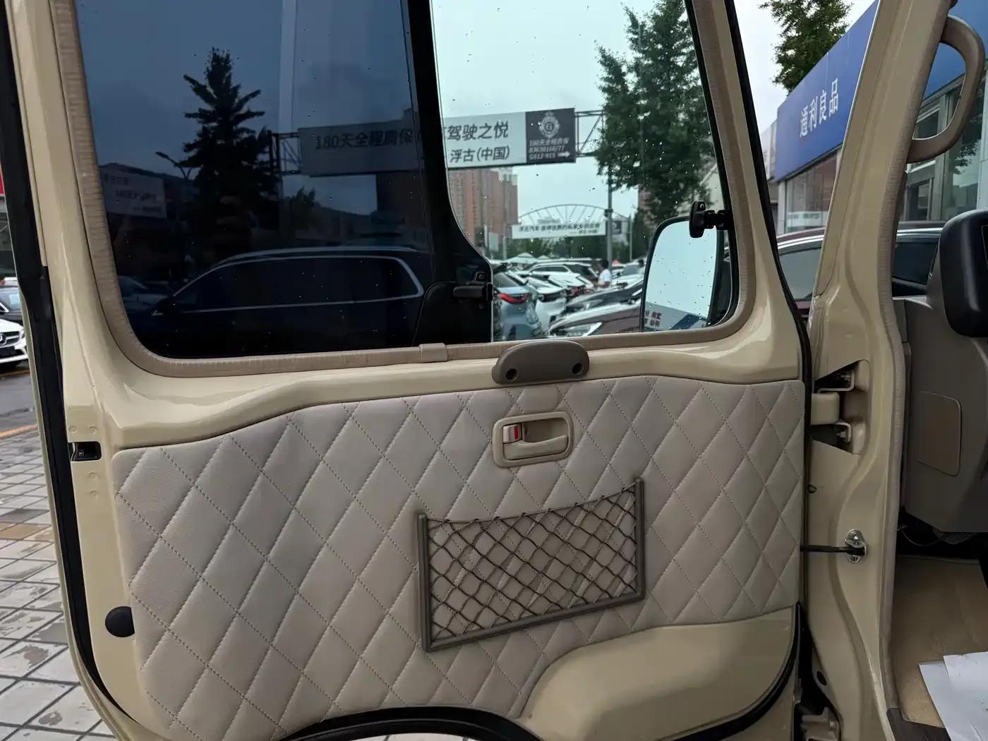 2017 Toyota Coaster 4.0L Manual — миниатюра 27