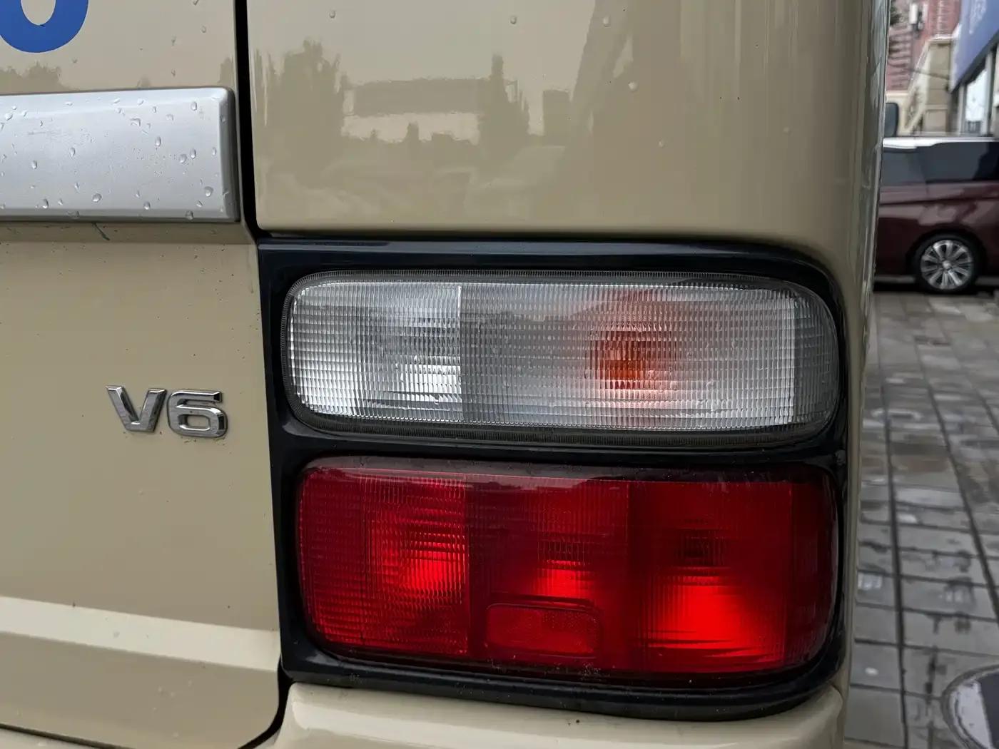 2017 Toyota Coaster 4.0L Manual — миниатюра 10