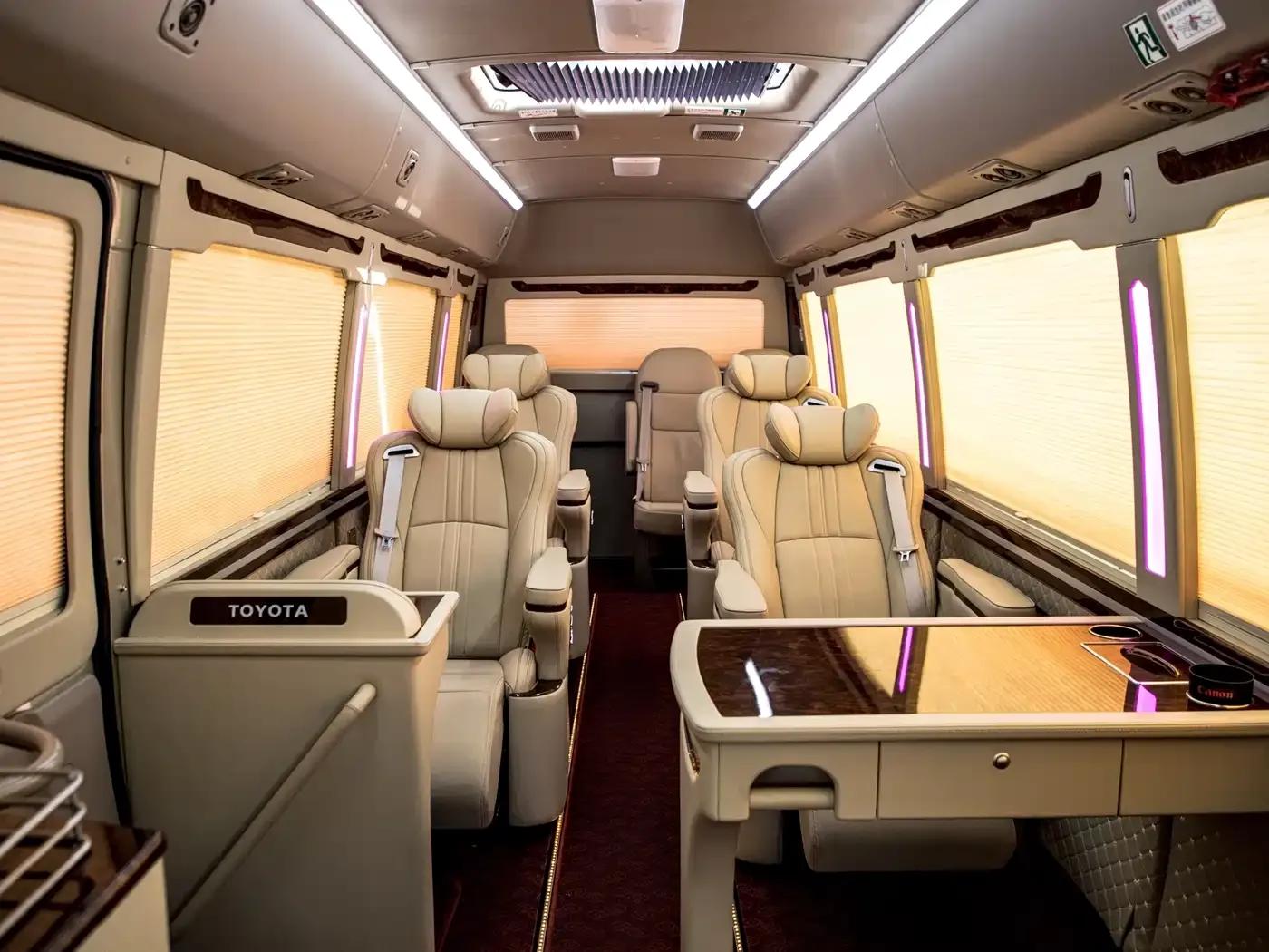 2020 Toyota Coaster 4.0L Manual — миниатюра 17
