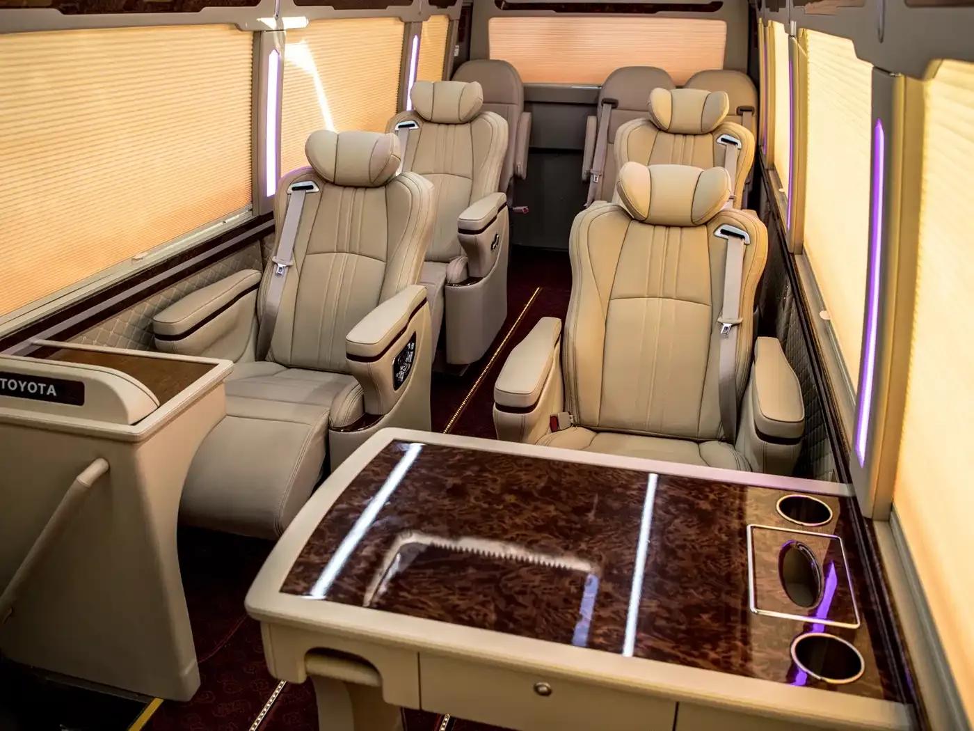 2020 Toyota Coaster 4.0L Manual — миниатюра 18