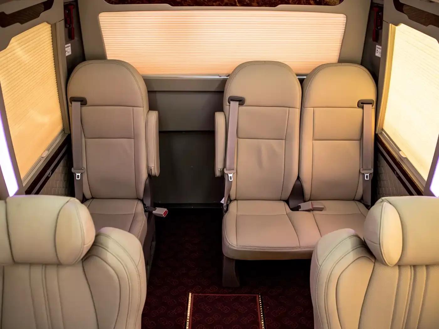 2020 Toyota Coaster 4.0L Manual — миниатюра 22