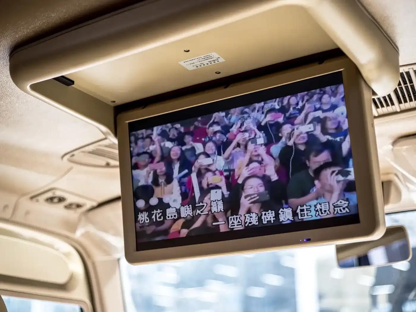 2020 Toyota Coaster 4.0L Manual — миниатюра 10