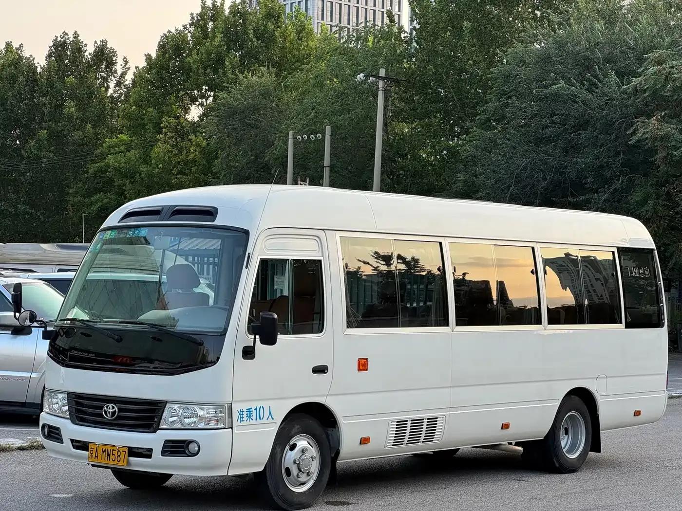 2015 Toyota Coaster 2.7L Manual — миниатюра 1