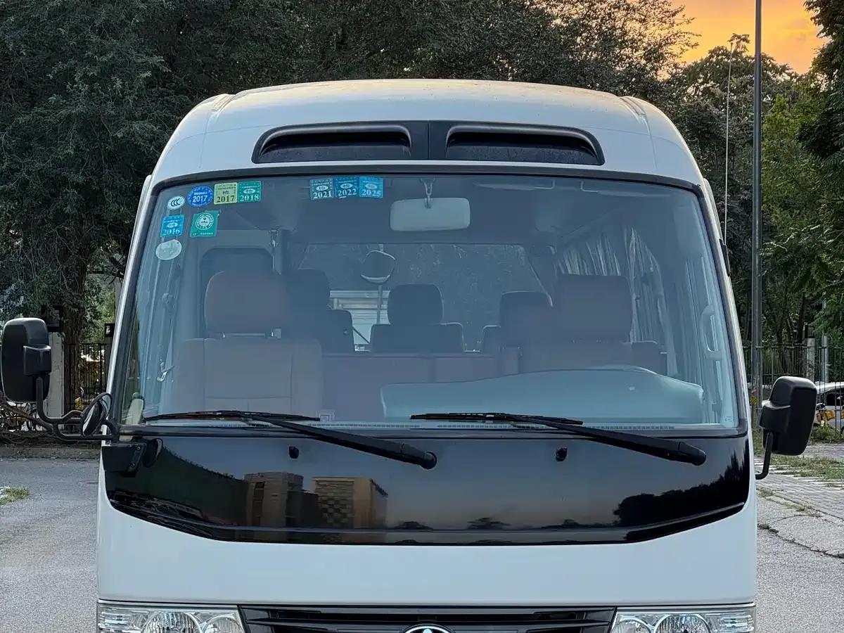 2015 Toyota Coaster 2.7L Manual — миниатюра 2