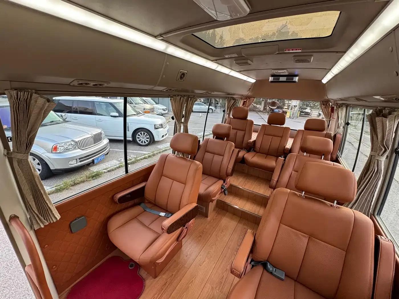 2015 Toyota Coaster 2.7L Manual — миниатюра 11