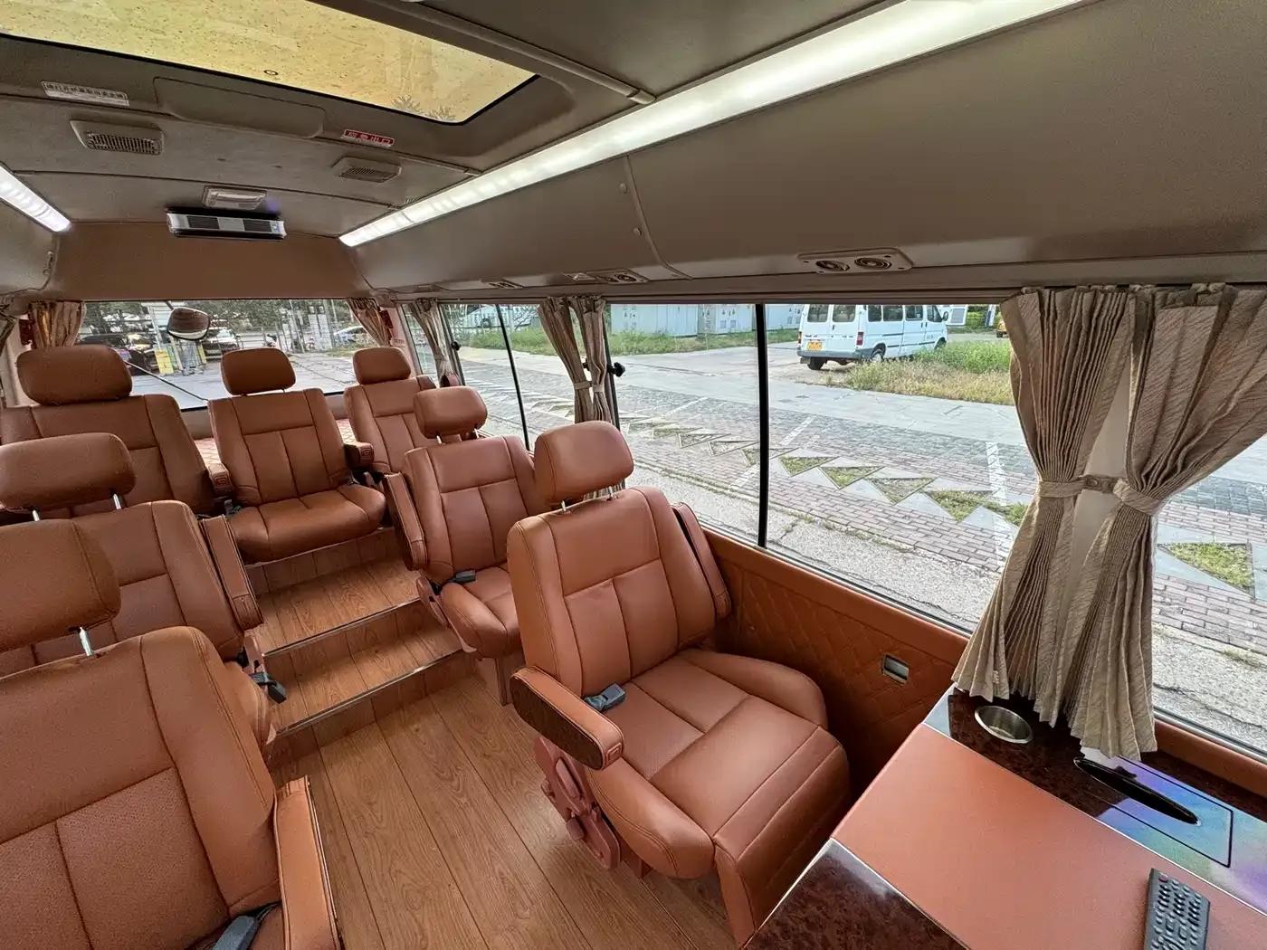 2015 Toyota Coaster 2.7L Manual — миниатюра 15