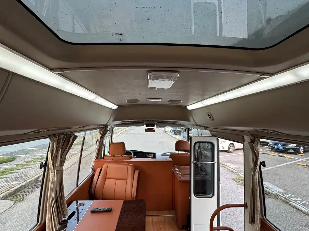 2015 Toyota Coaster 2.7L Manual — миниатюра 16