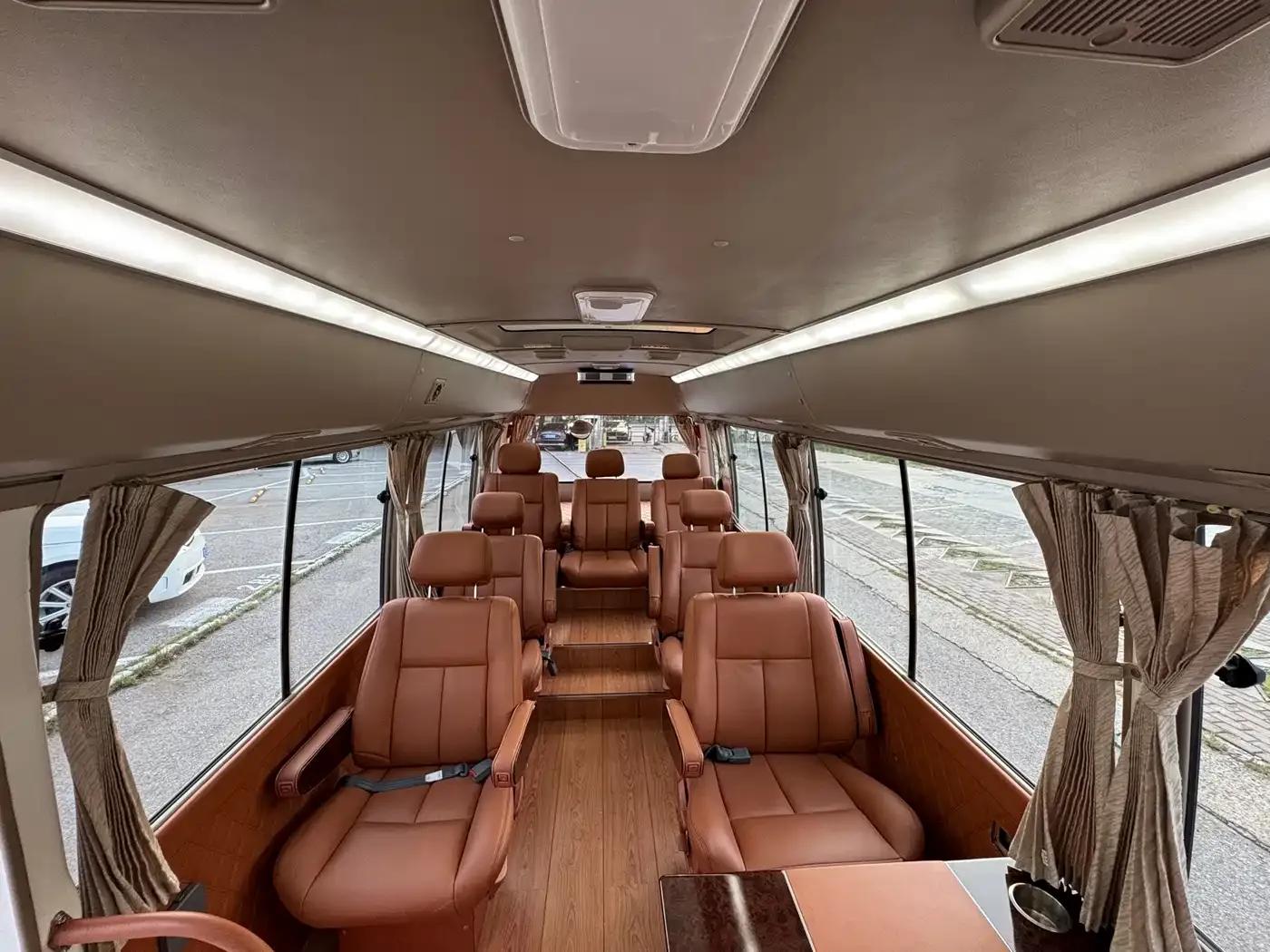 2015 Toyota Coaster 2.7L Manual — миниатюра 18