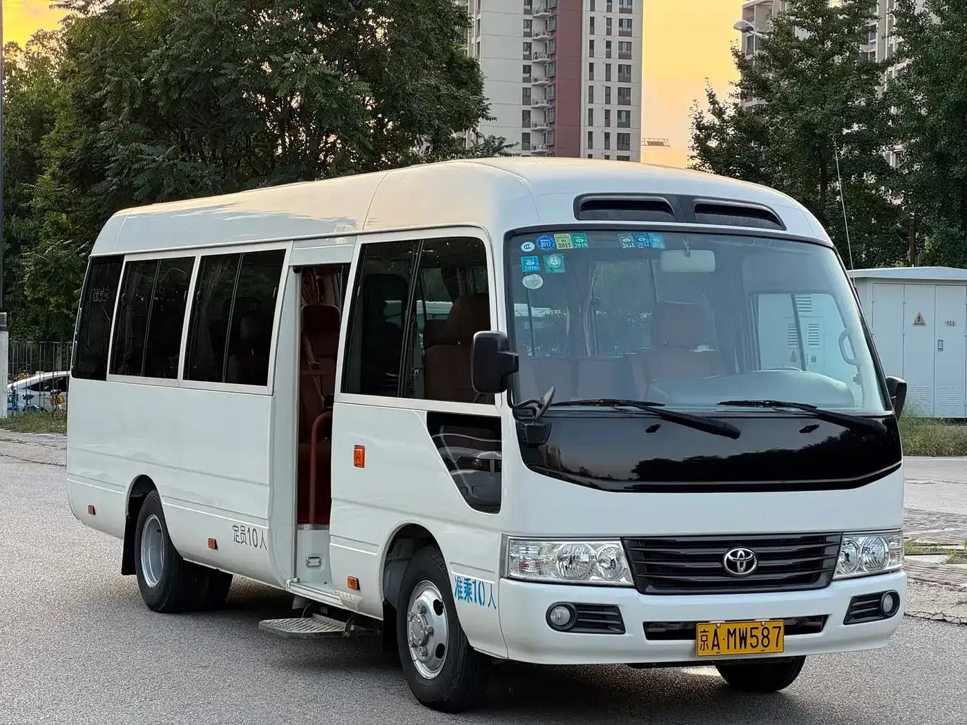 2015 Toyota Coaster 2.7L Manual — миниатюра 3
