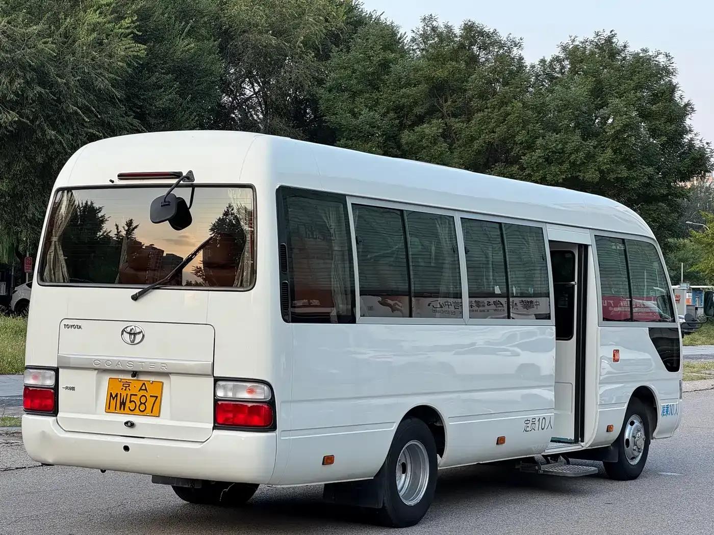 2015 Toyota Coaster 2.7L Manual — миниатюра 5