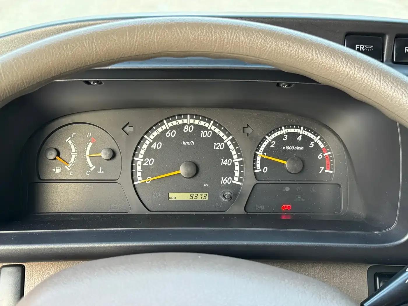 2015 Toyota Coaster 2.7L Manual — миниатюра 10