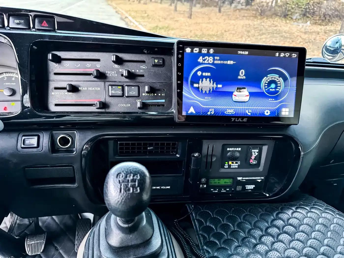 2023 Toyota Coaster 4.0L Manual — миниатюра 11