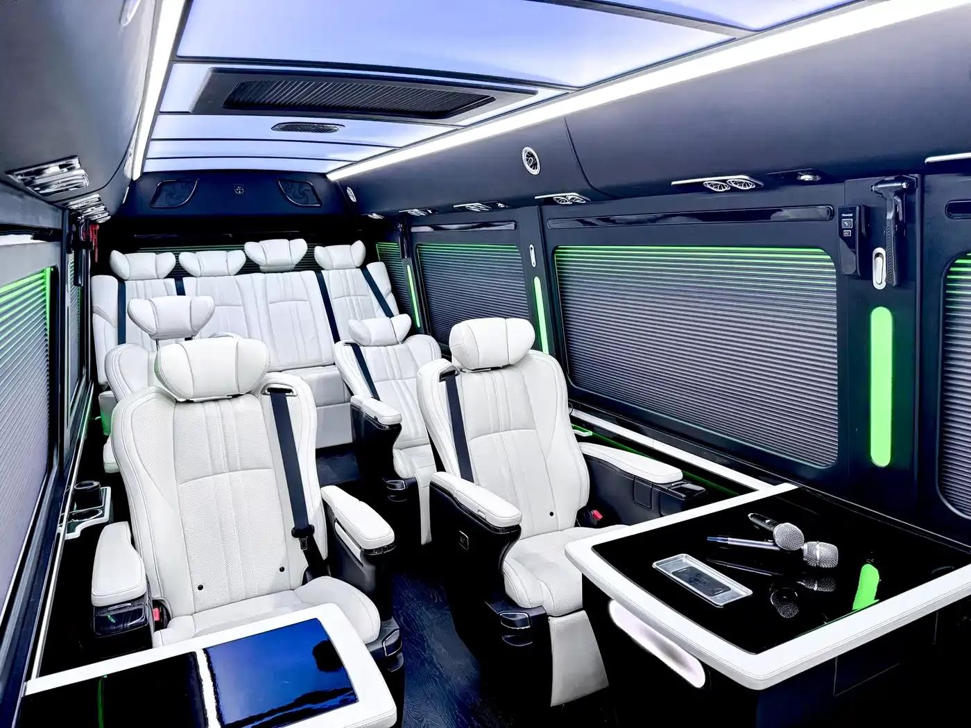 2023 Toyota Coaster 4.0L Manual — миниатюра 12