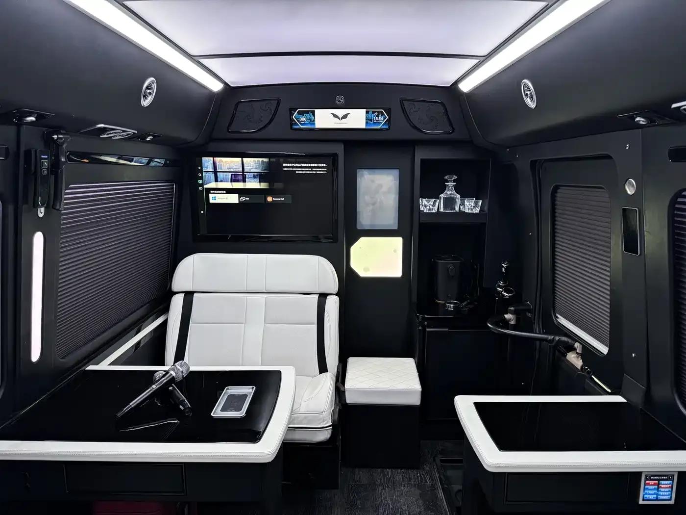 2023 Toyota Coaster 4.0L Manual — миниатюра 15