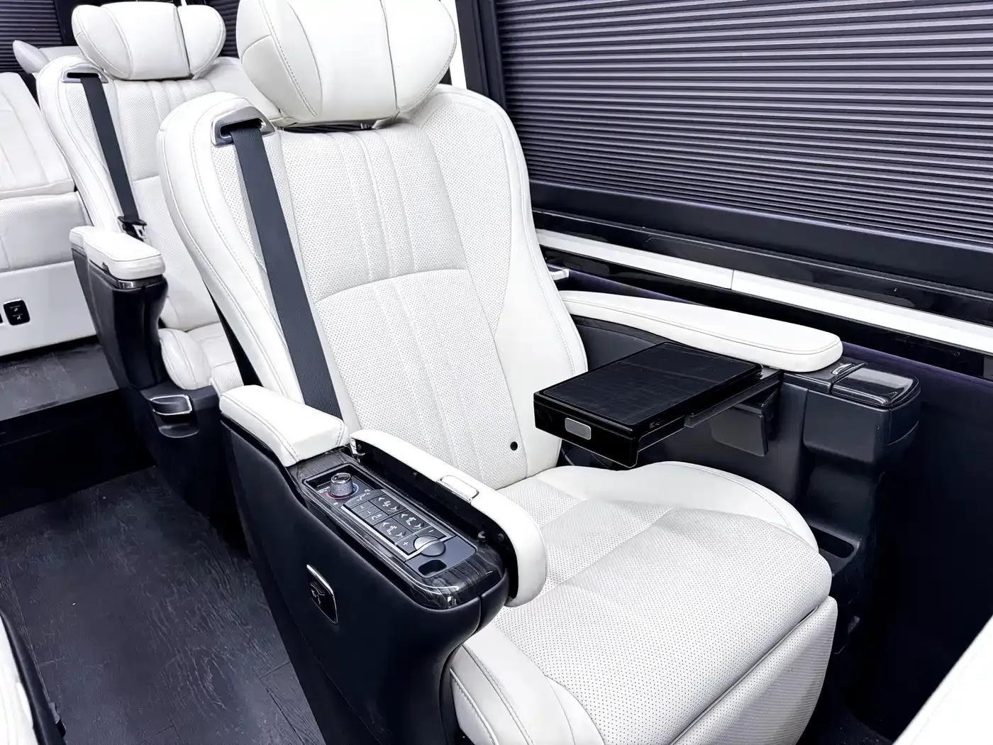 2023 Toyota Coaster 4.0L Manual — миниатюра 22
