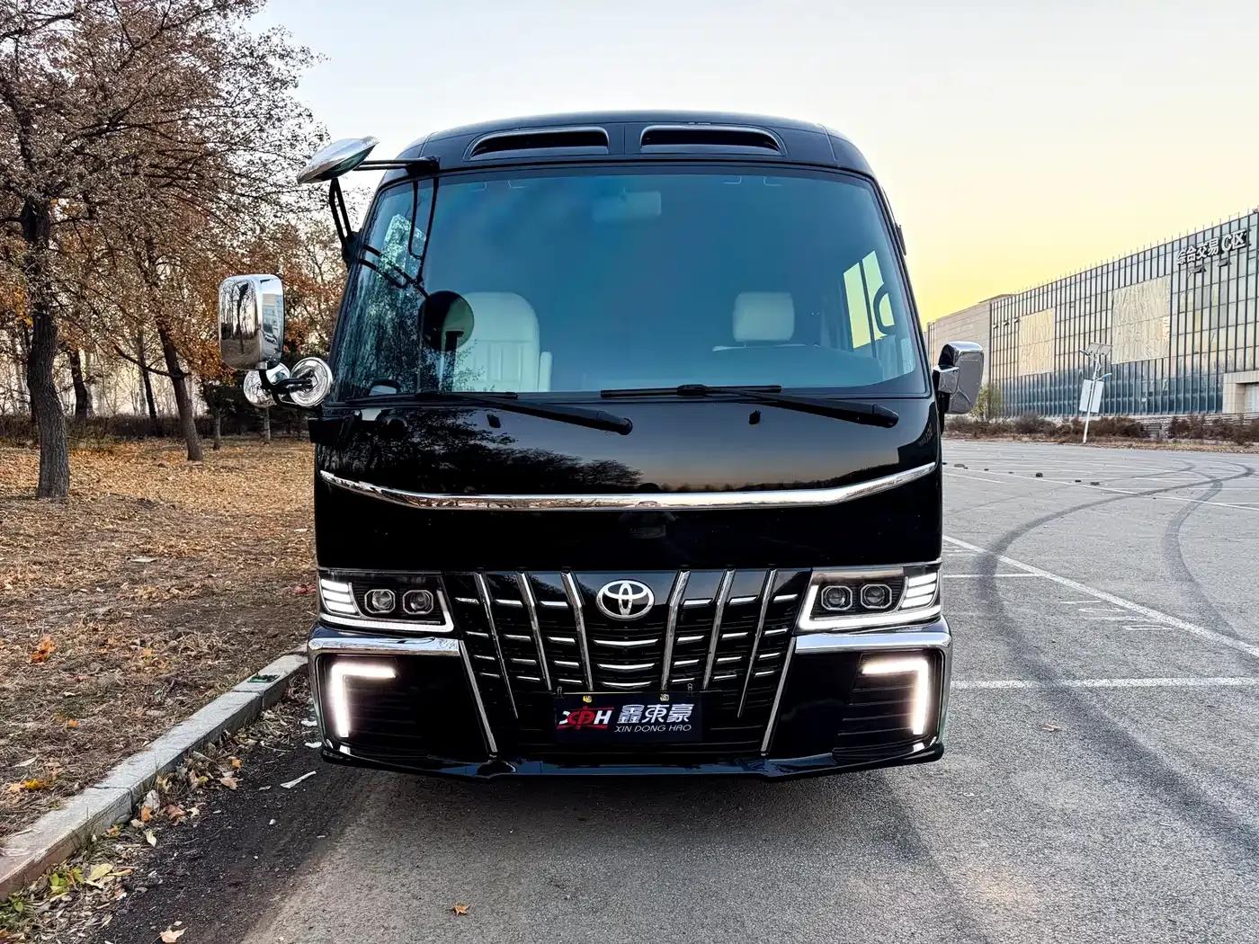 2023 Toyota Coaster 4.0L Manual — миниатюра 26