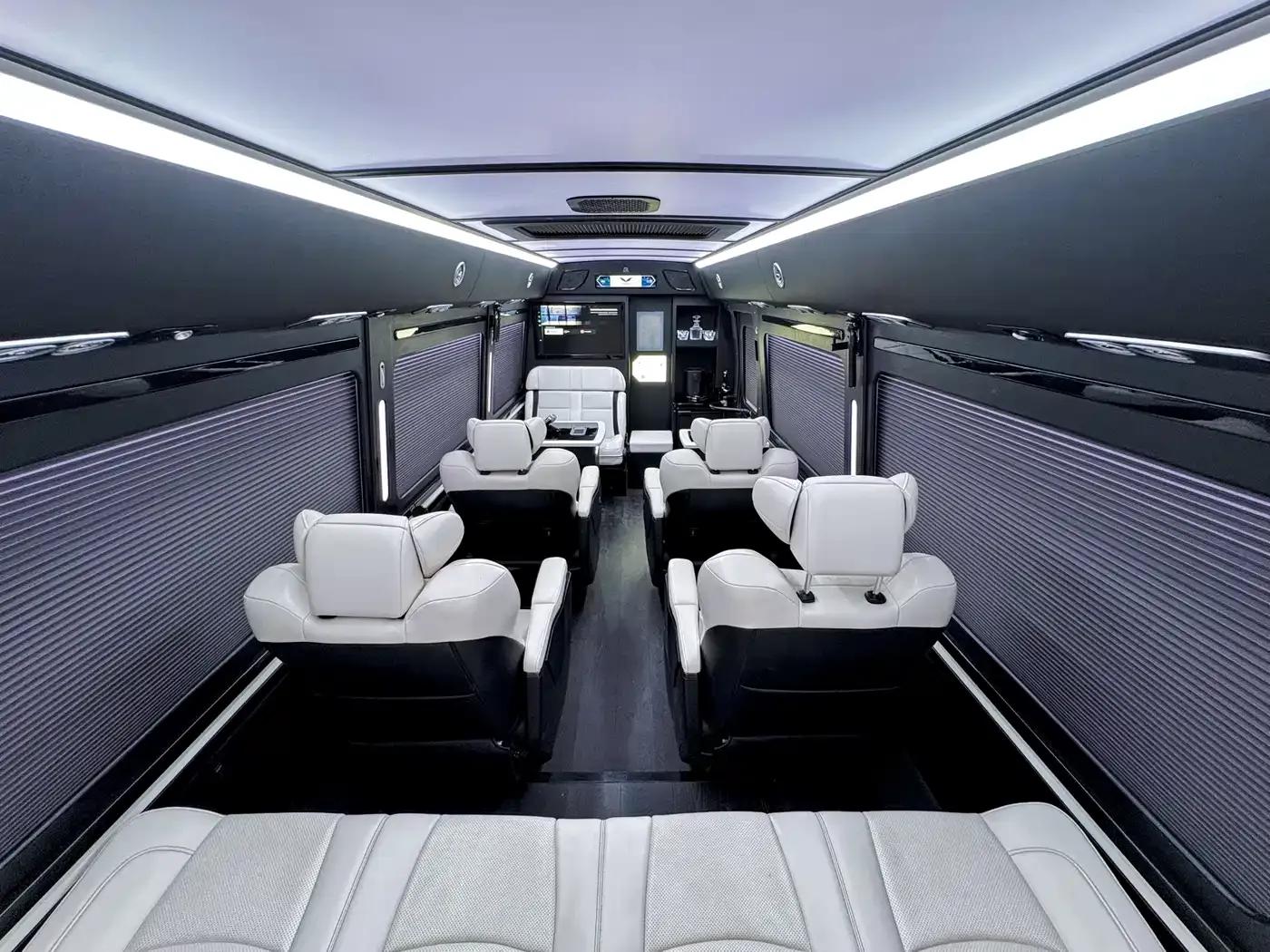 2023 Toyota Coaster 4.0L Manual — миниатюра 38