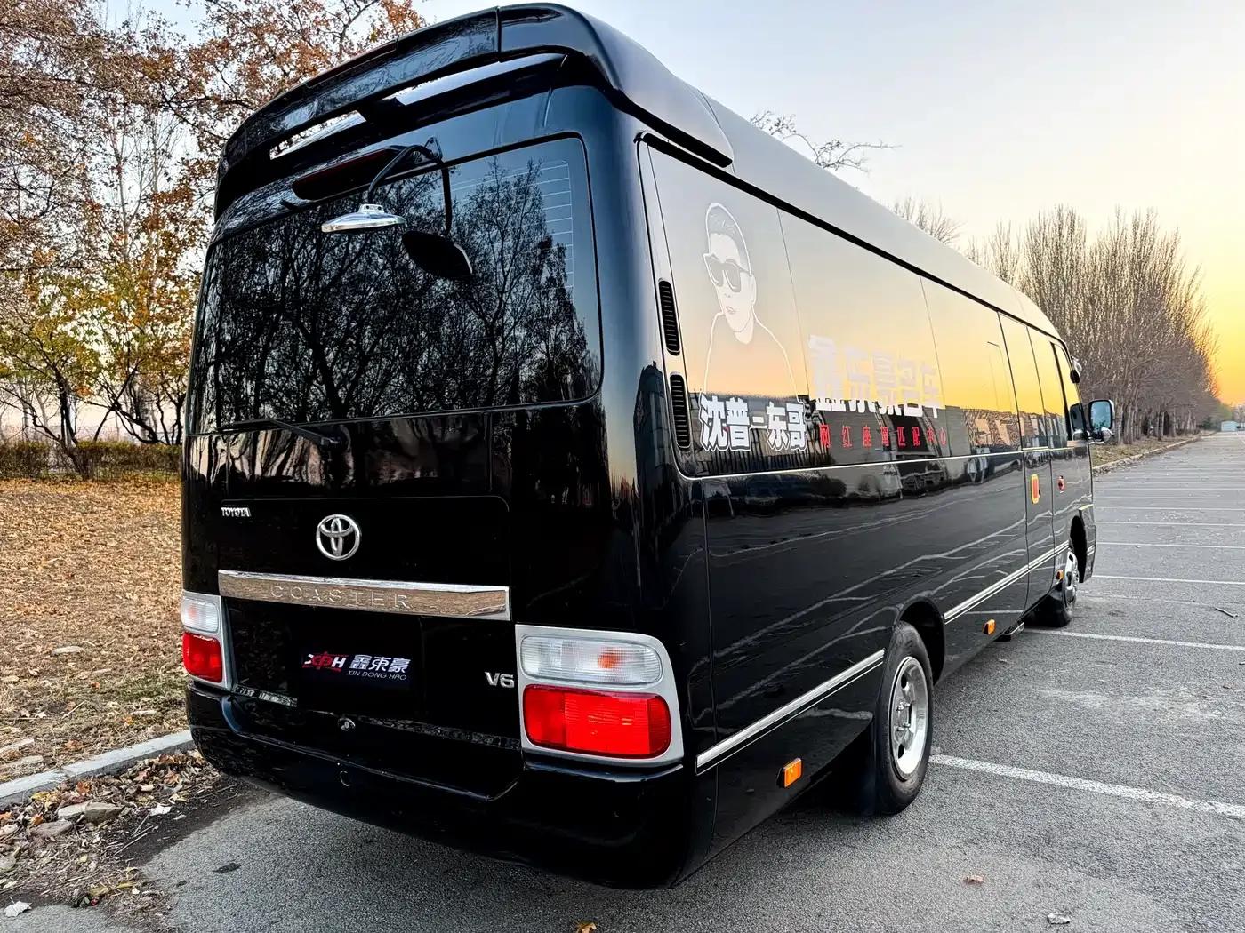 2023 Toyota Coaster 4.0L Manual — миниатюра 7