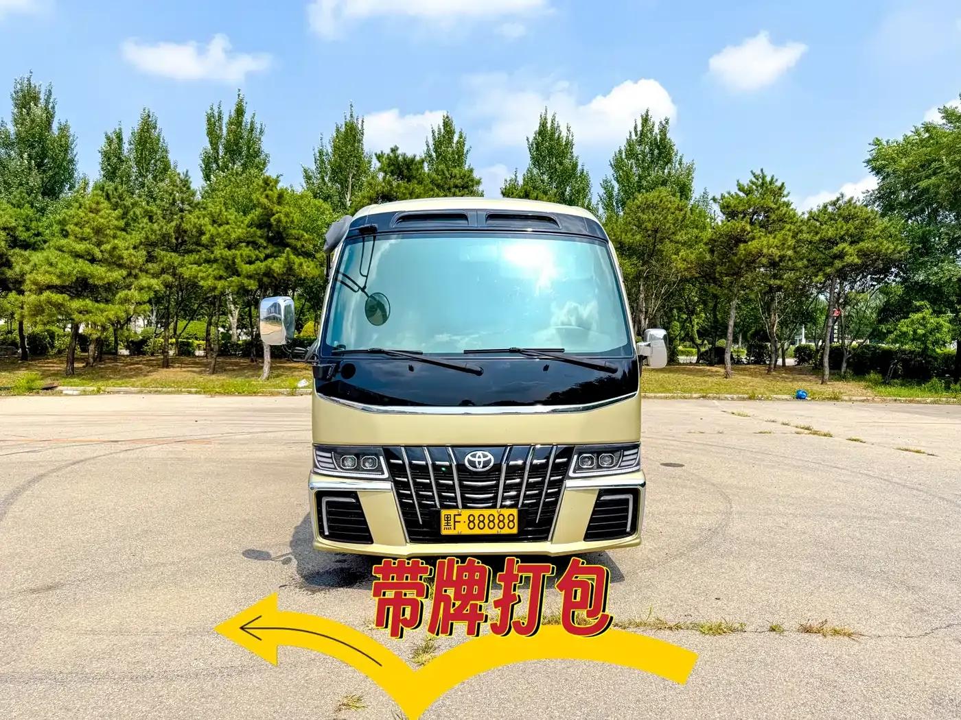2018 Toyota Coaster 4.0L Manual — миниатюра 2