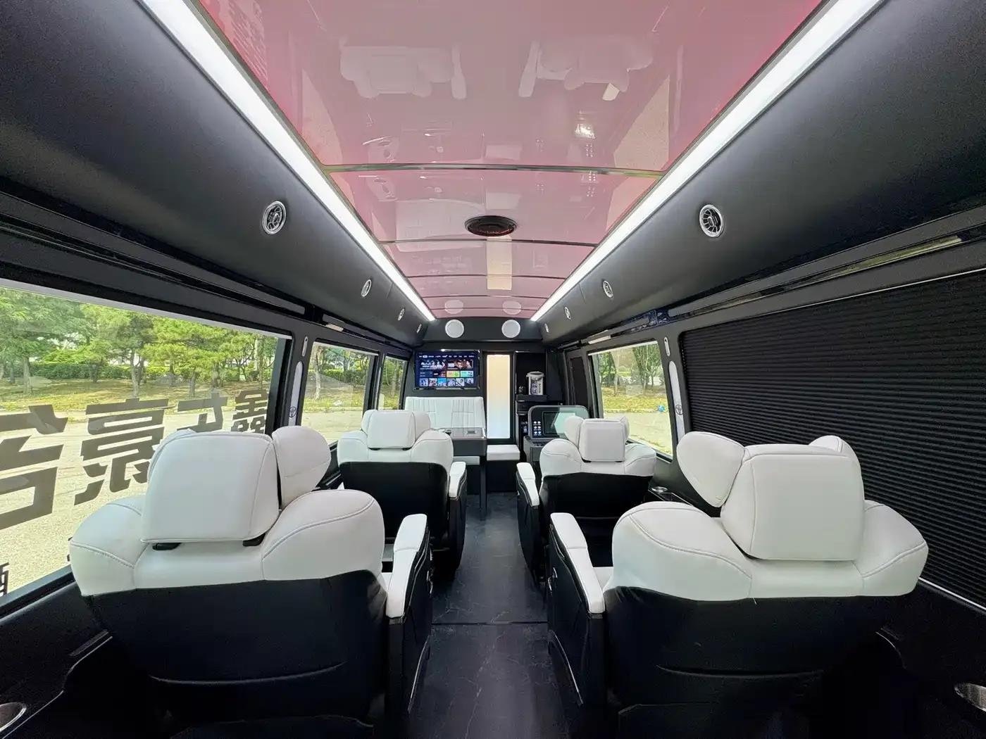 2018 Toyota Coaster 4.0L Manual — миниатюра 17
