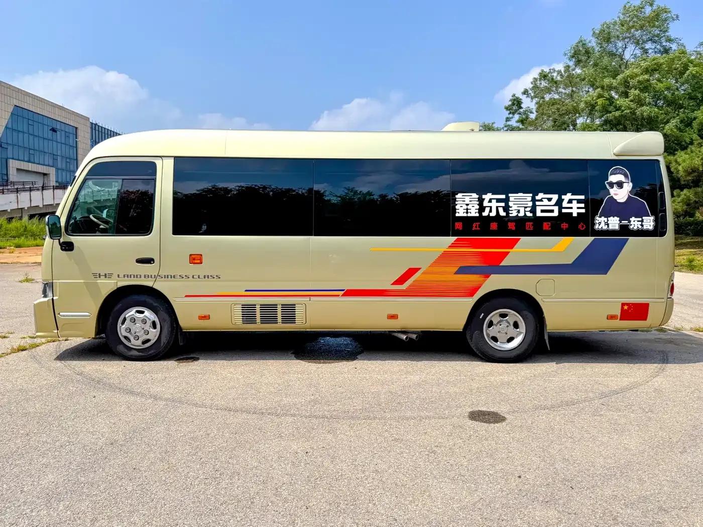 2018 Toyota Coaster 4.0L Manual — миниатюра 5