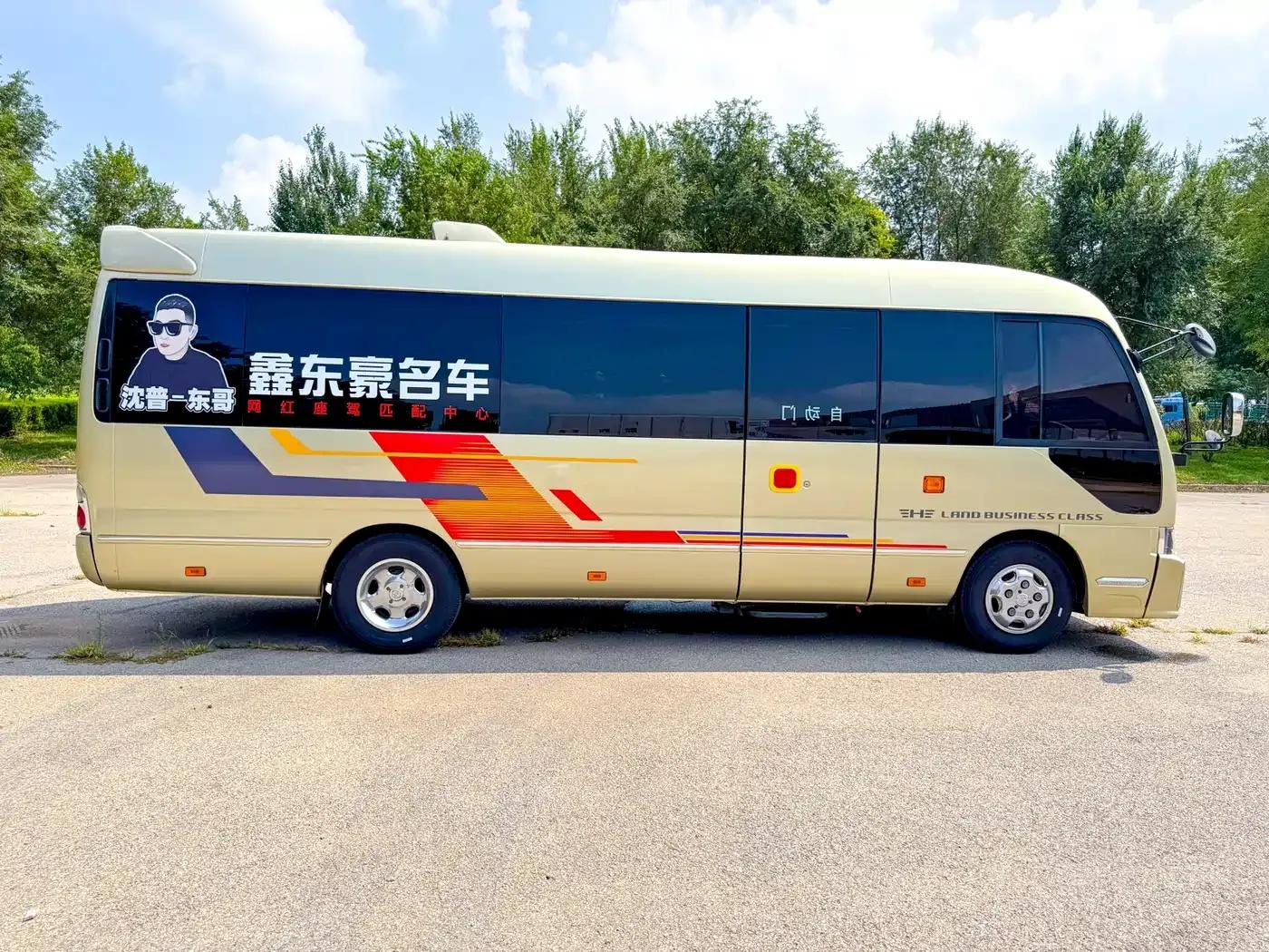 2018 Toyota Coaster 4.0L Manual — миниатюра 6