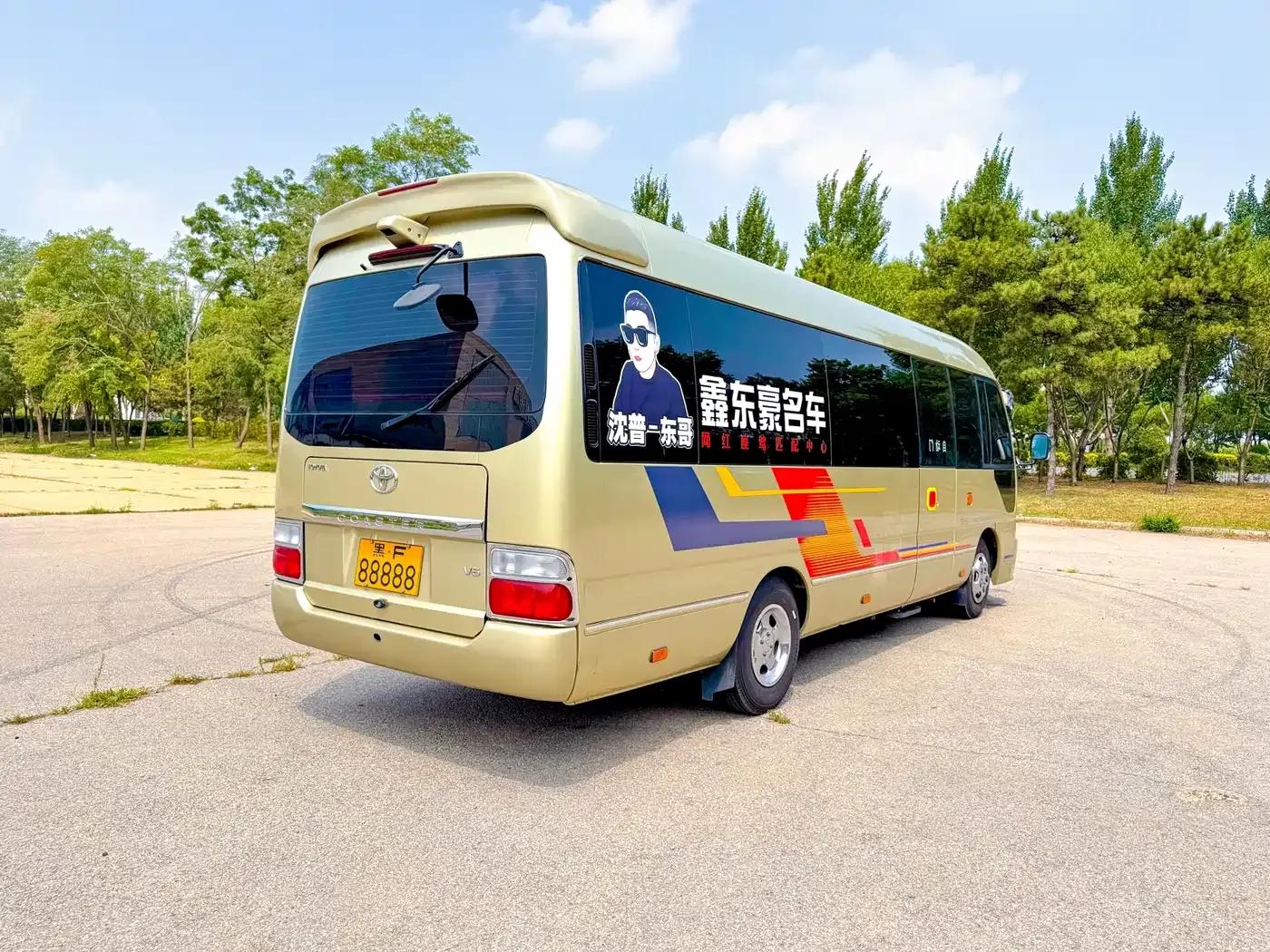 2018 Toyota Coaster 4.0L Manual — миниатюра 7