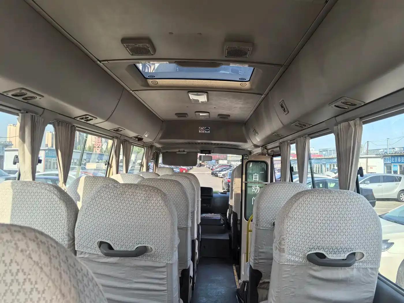 2015 Toyota Coaster 2.7L Premium Model TRB53L-ZCMSK 20-Seater — миниатюра 4