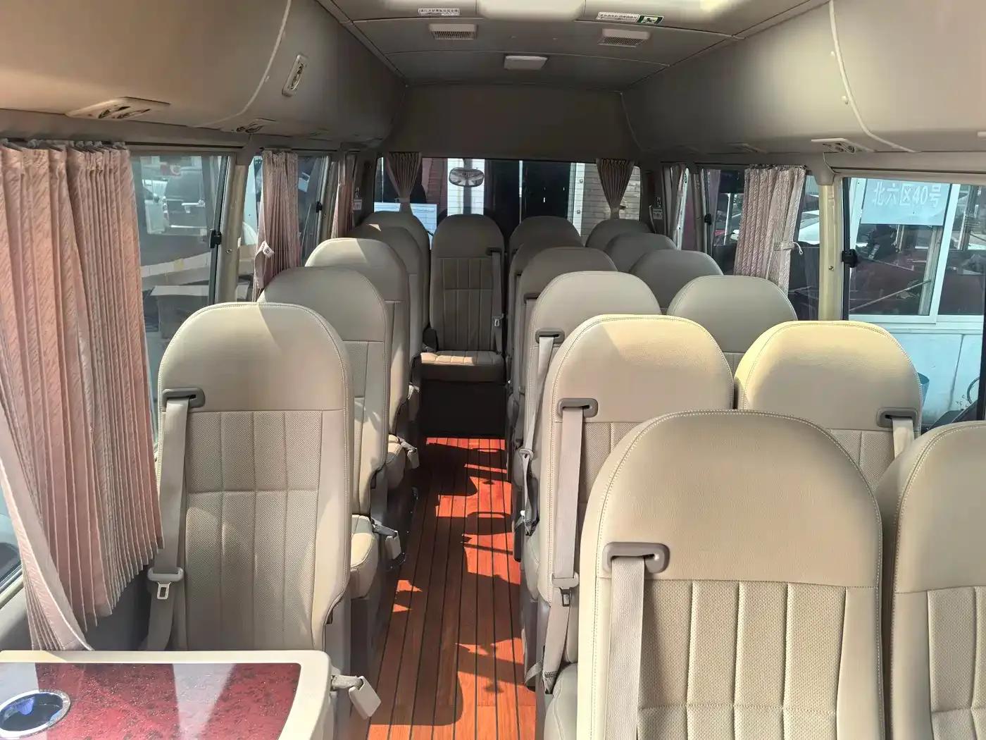 2019 Toyota Coaster 4.0L Luxury SUV GRB53L-ZEMNK 23-seat model with armrest 9GR — миниатюра 6