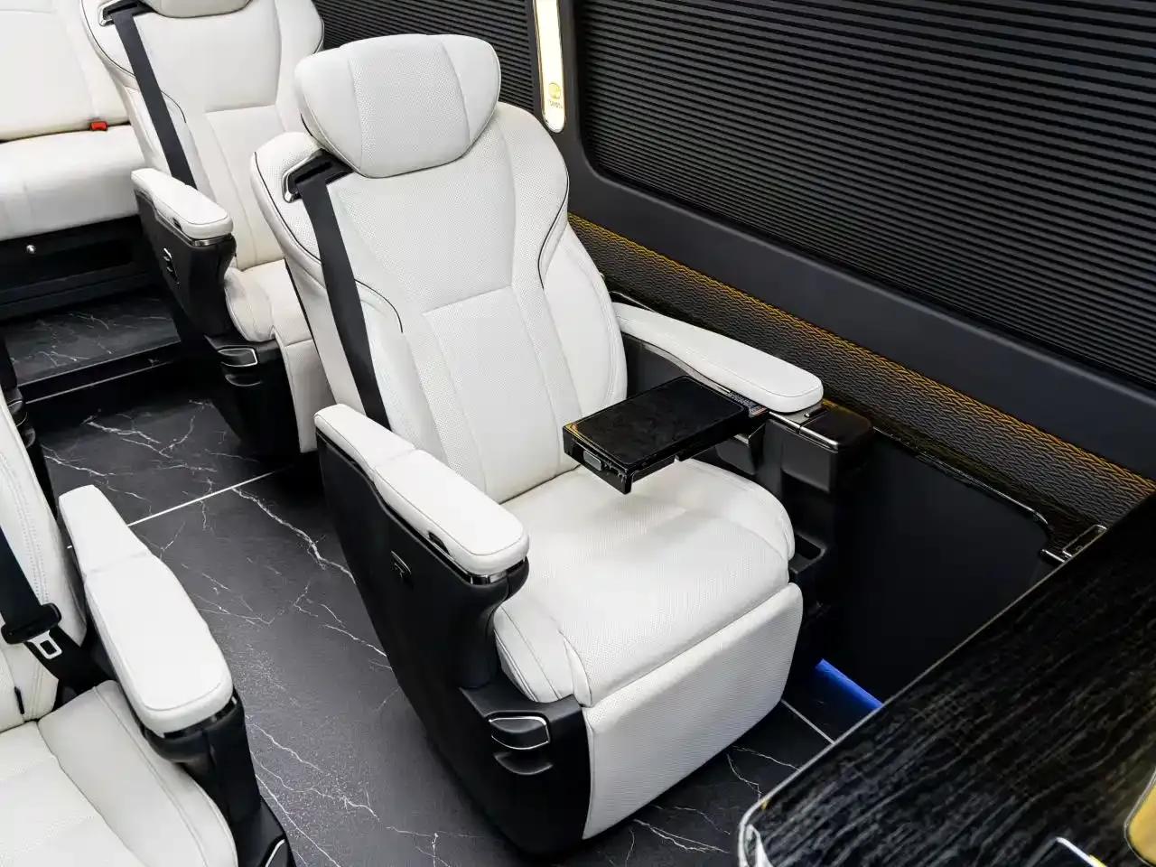 2019 Toyota Coaster 4.0L Manual — миниатюра 5