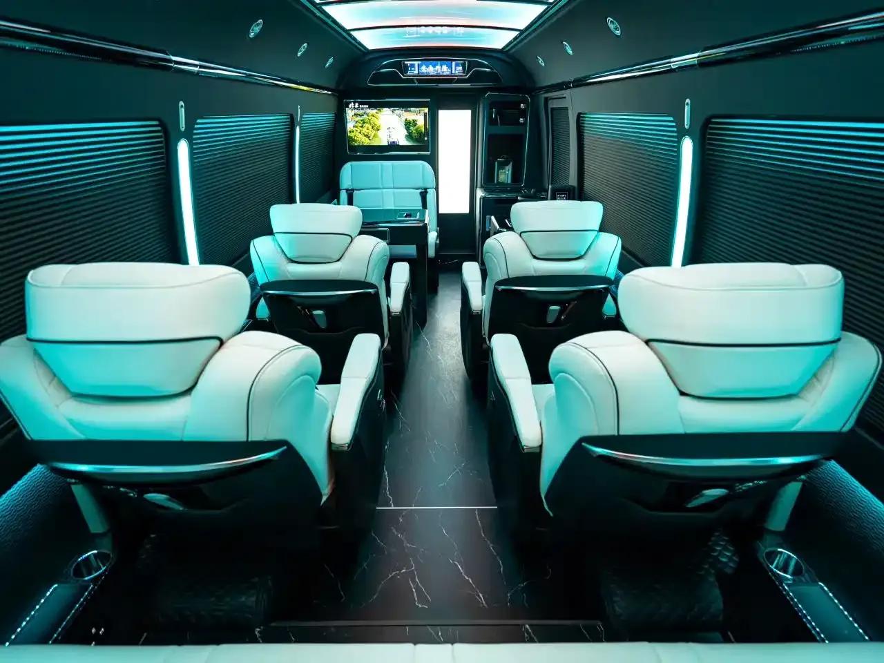 2019 Toyota Coaster 4.0L Manual — миниатюра 6