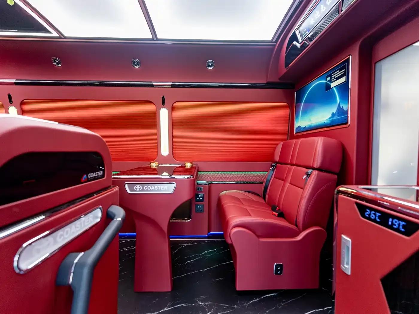 2025 Toyota Coaster 4.0L Manual — миниатюра 7