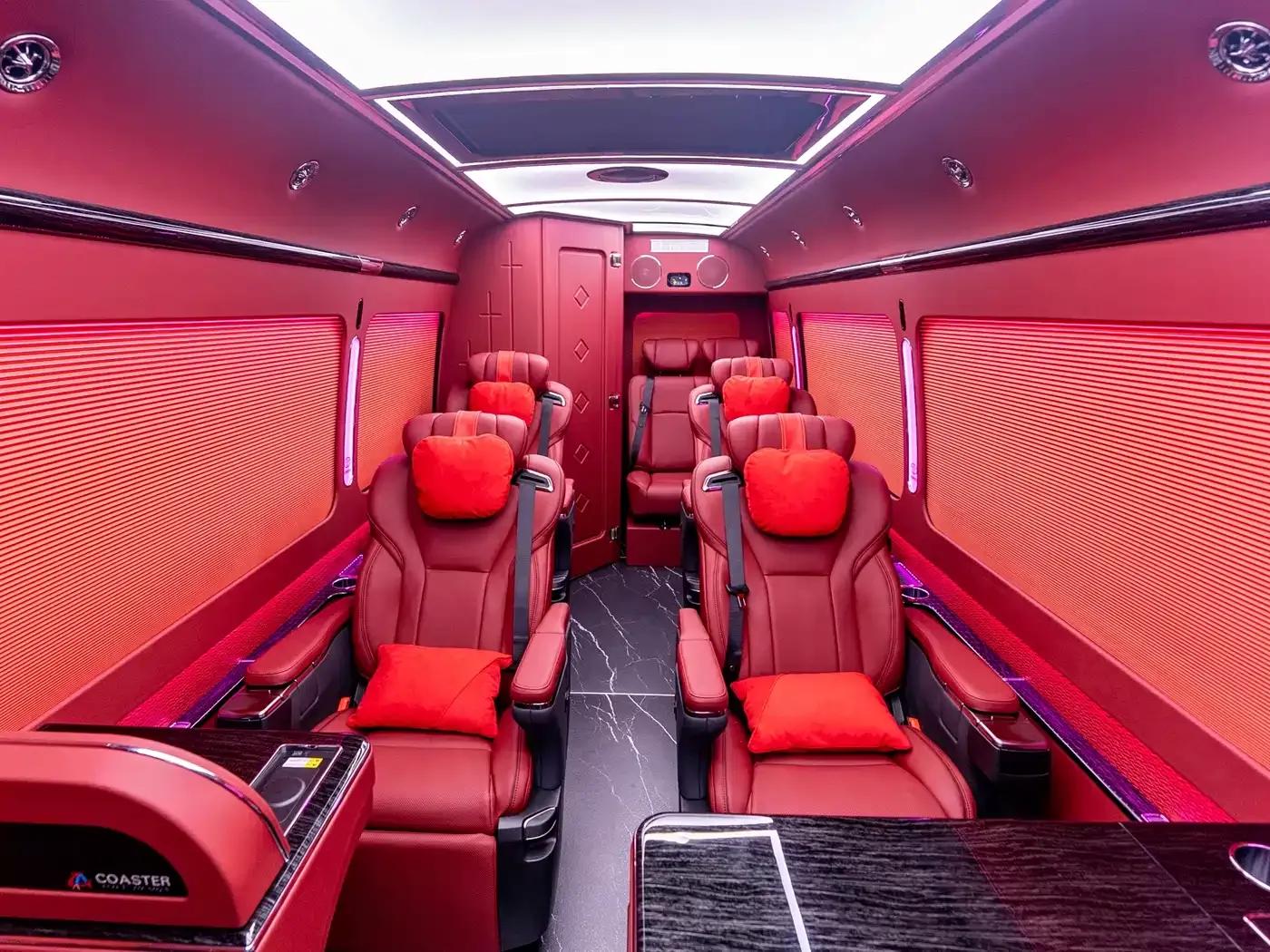 2025 Toyota Coaster 4.0L Manual — миниатюра 9