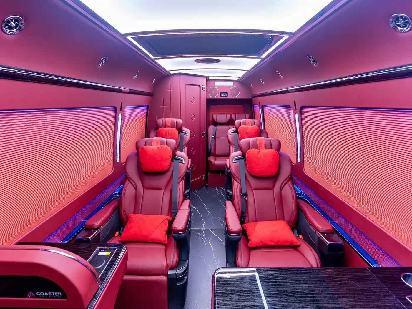 2025 Toyota Coaster 4.0L Manual — миниатюра 10
