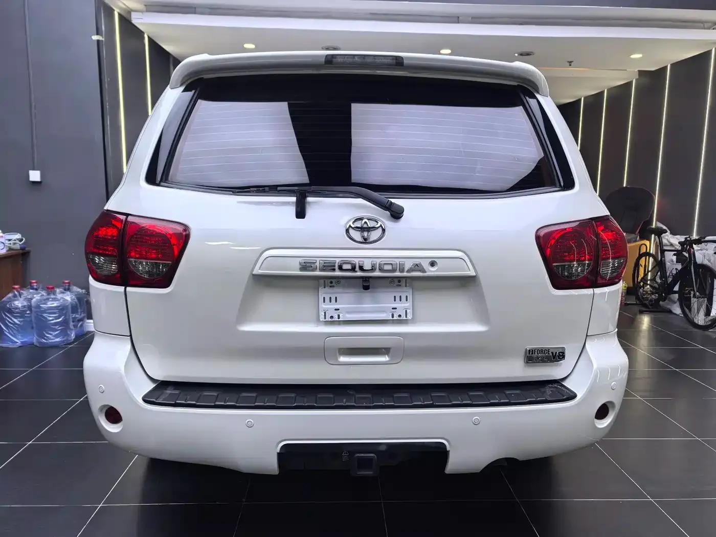 2017 Sequoia 5.7L US Spec — миниатюра 11