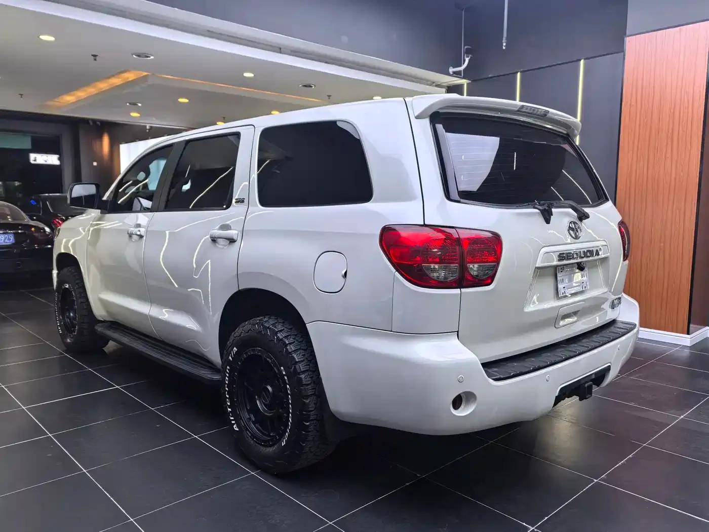 2017 Sequoia 5.7L US Spec — миниатюра 12