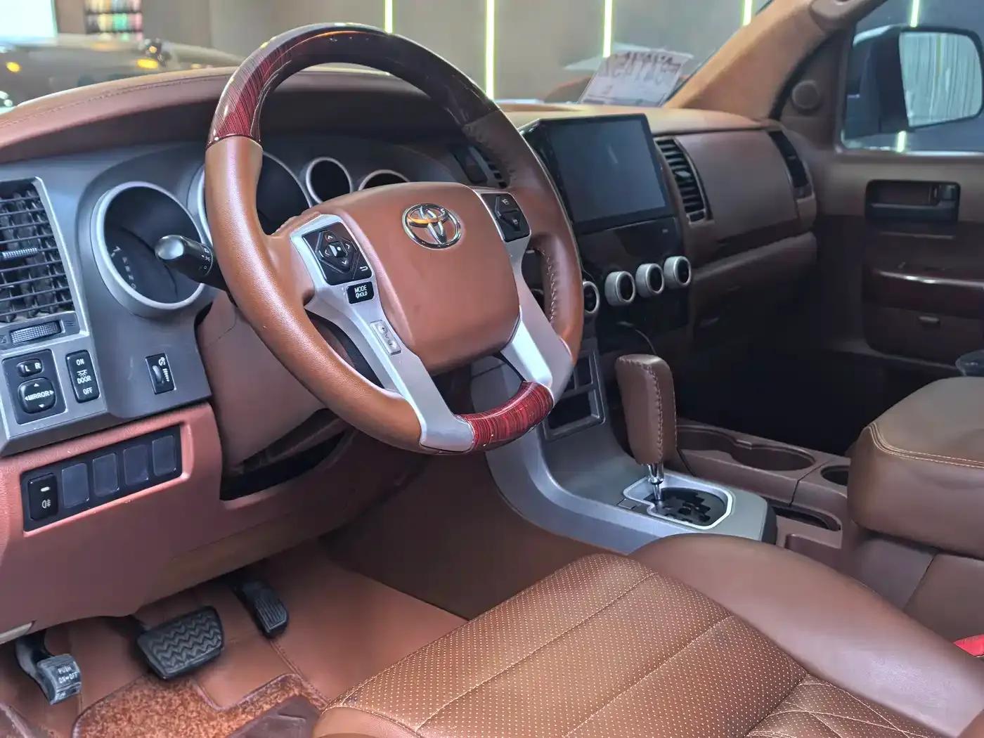 2017 Sequoia 5.7L US Spec — миниатюра 5