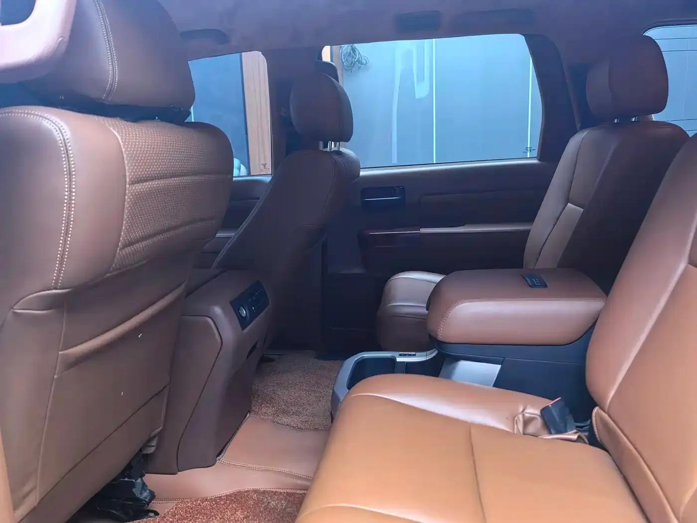 2017 Sequoia 5.7L US Spec — миниатюра 6