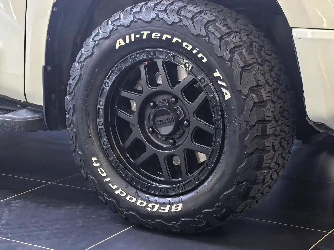 2017 Sequoia 5.7L US Spec — миниатюра 8