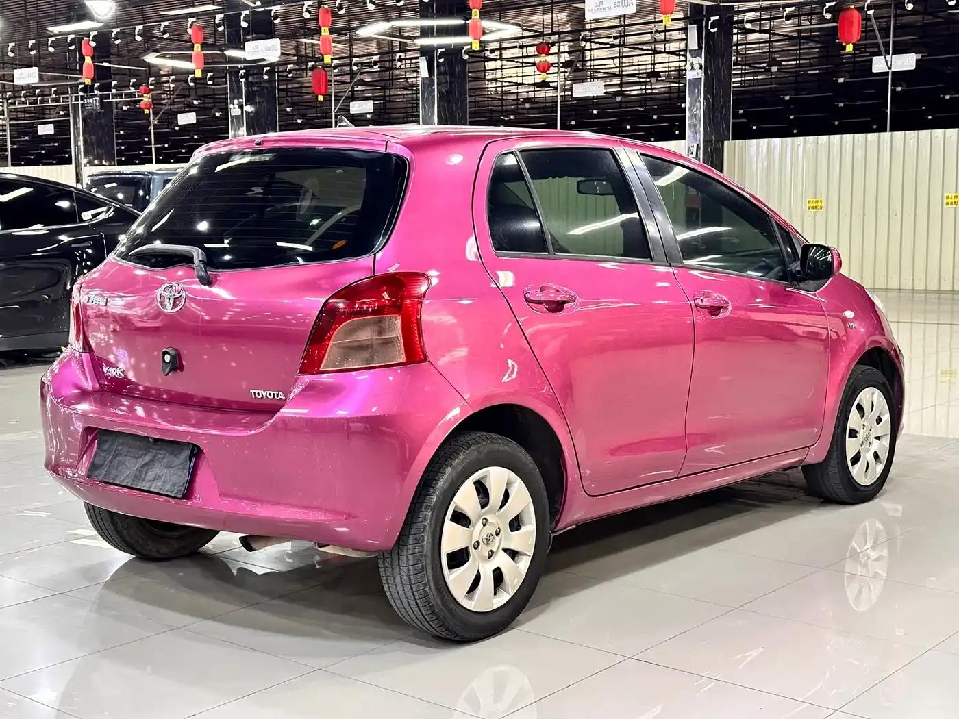 2011 Toyota Yaris 1.6E Automatic Dynamic Edition — миниатюра 11