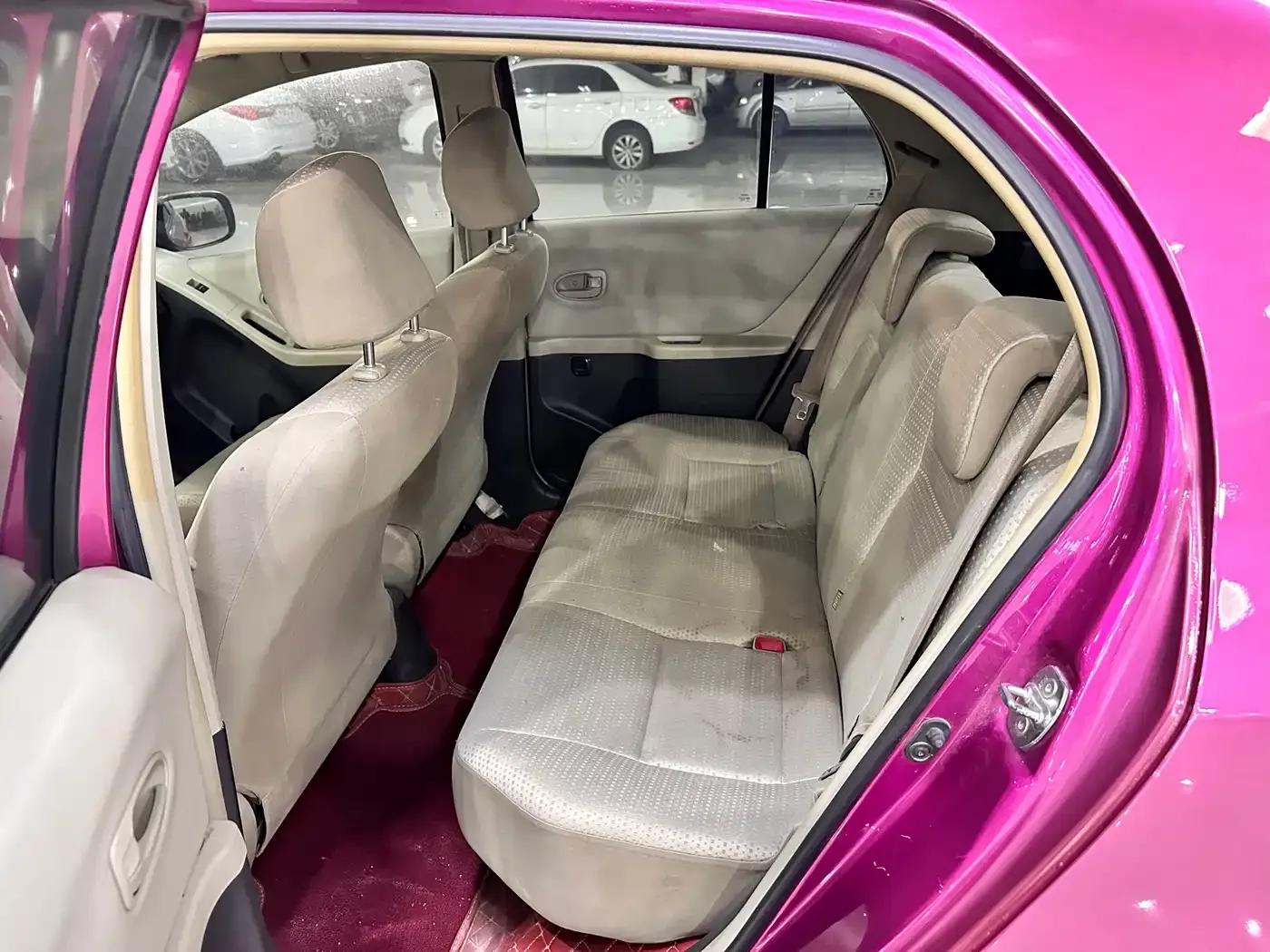 2011 Toyota Yaris 1.6E Automatic Dynamic Edition — миниатюра 6