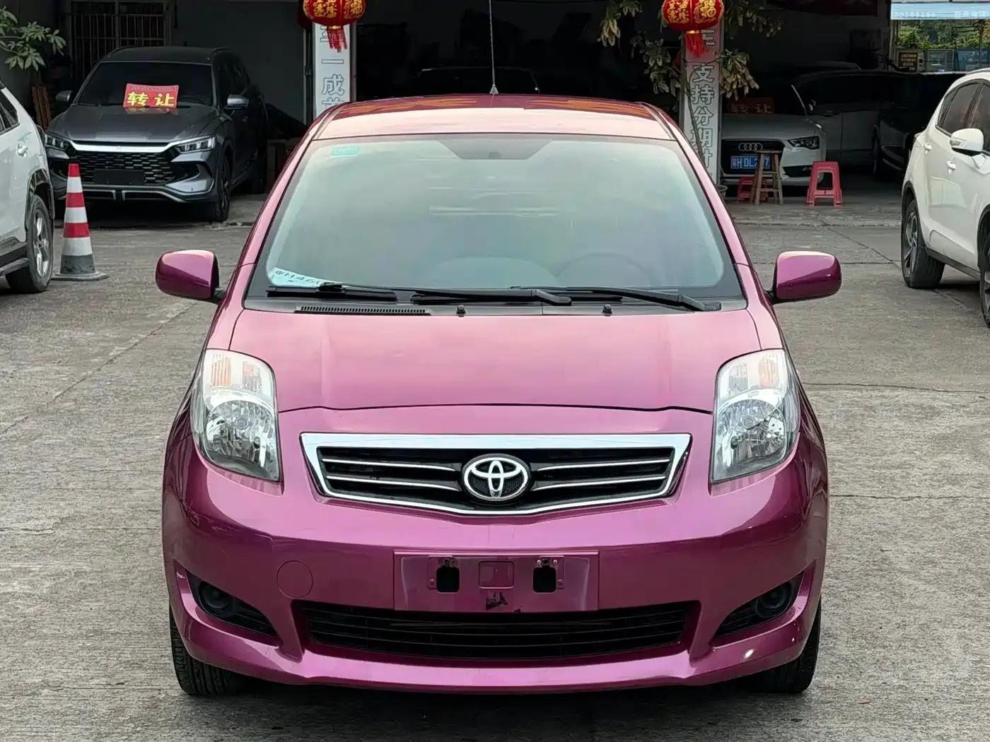 2011 Toyota Yaris 1.6E Automatic Dynamic Edition — миниатюра 2