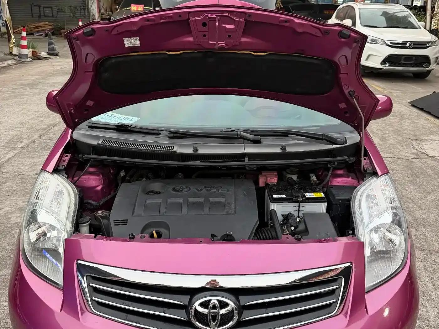 2011 Toyota Yaris 1.6E Automatic Dynamic Edition — миниатюра 14