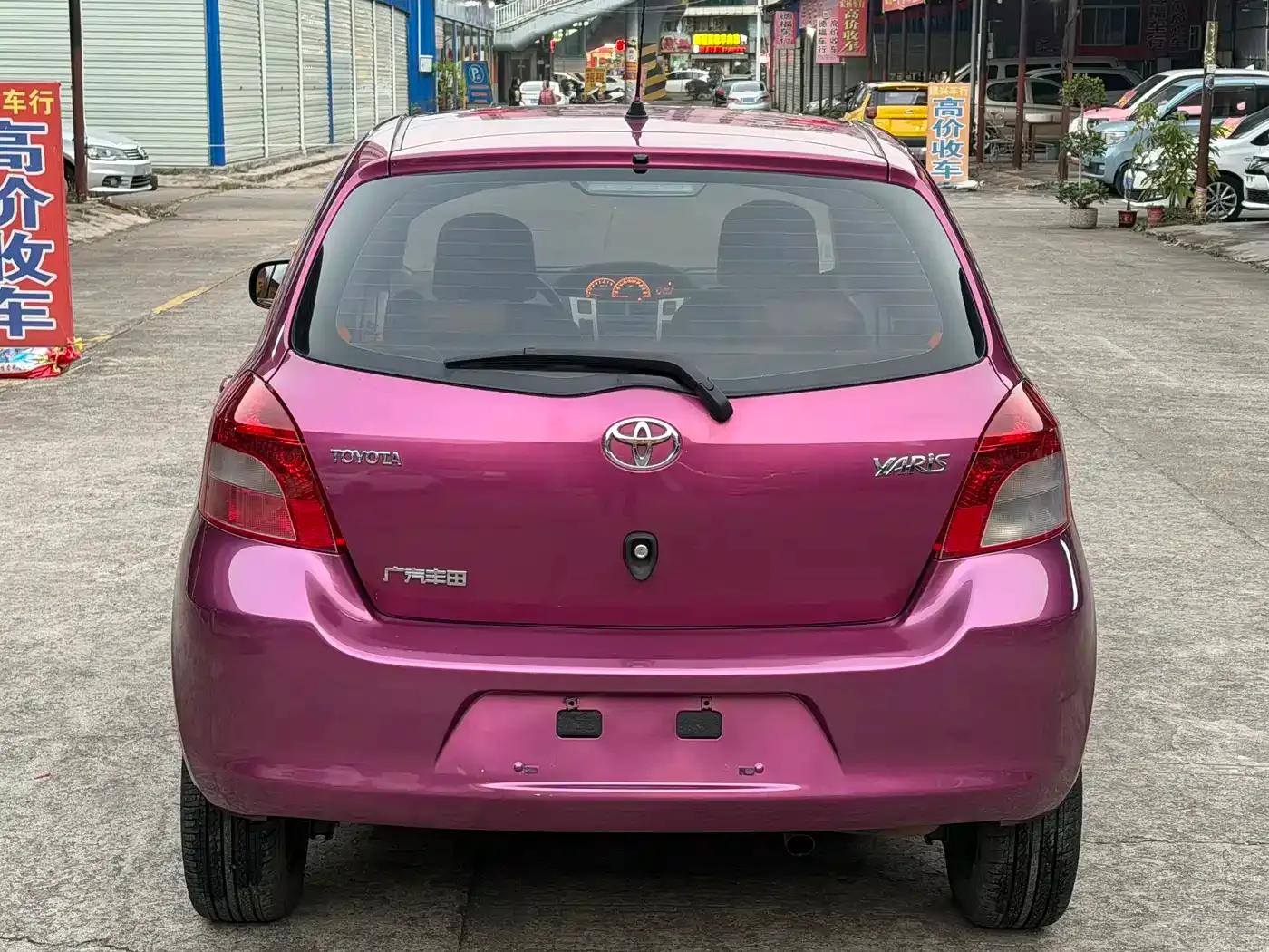 2011 Toyota Yaris 1.6E Automatic Dynamic Edition — миниатюра 20